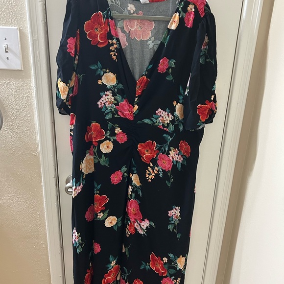 Old Navy Plus Size Floral Sleeved Dress - Picture 6 of 6